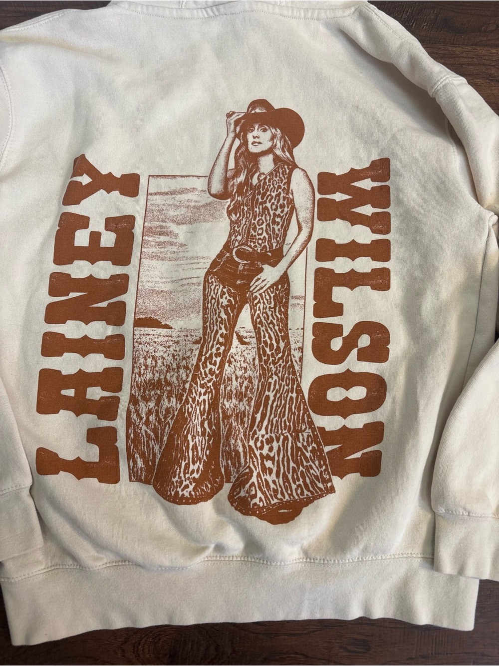 Lainey Wilson Exclusive Tan Hoodie Size MediumCountry Music Tour Merch Pullover - Picture 2 of 6